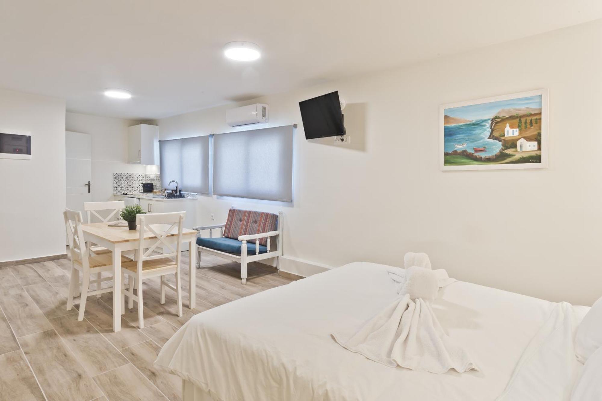 Posidonia Luxury Suites Karpathos Exteriör bild