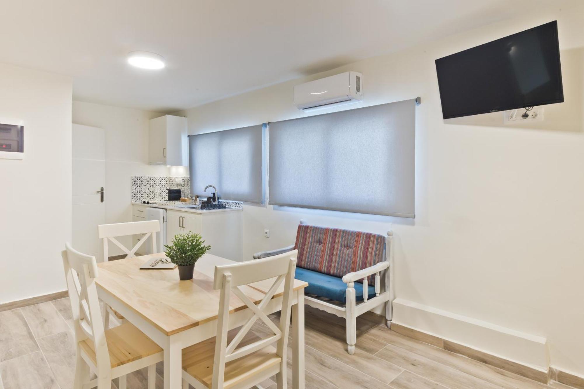 Posidonia Luxury Suites Karpathos Exteriör bild